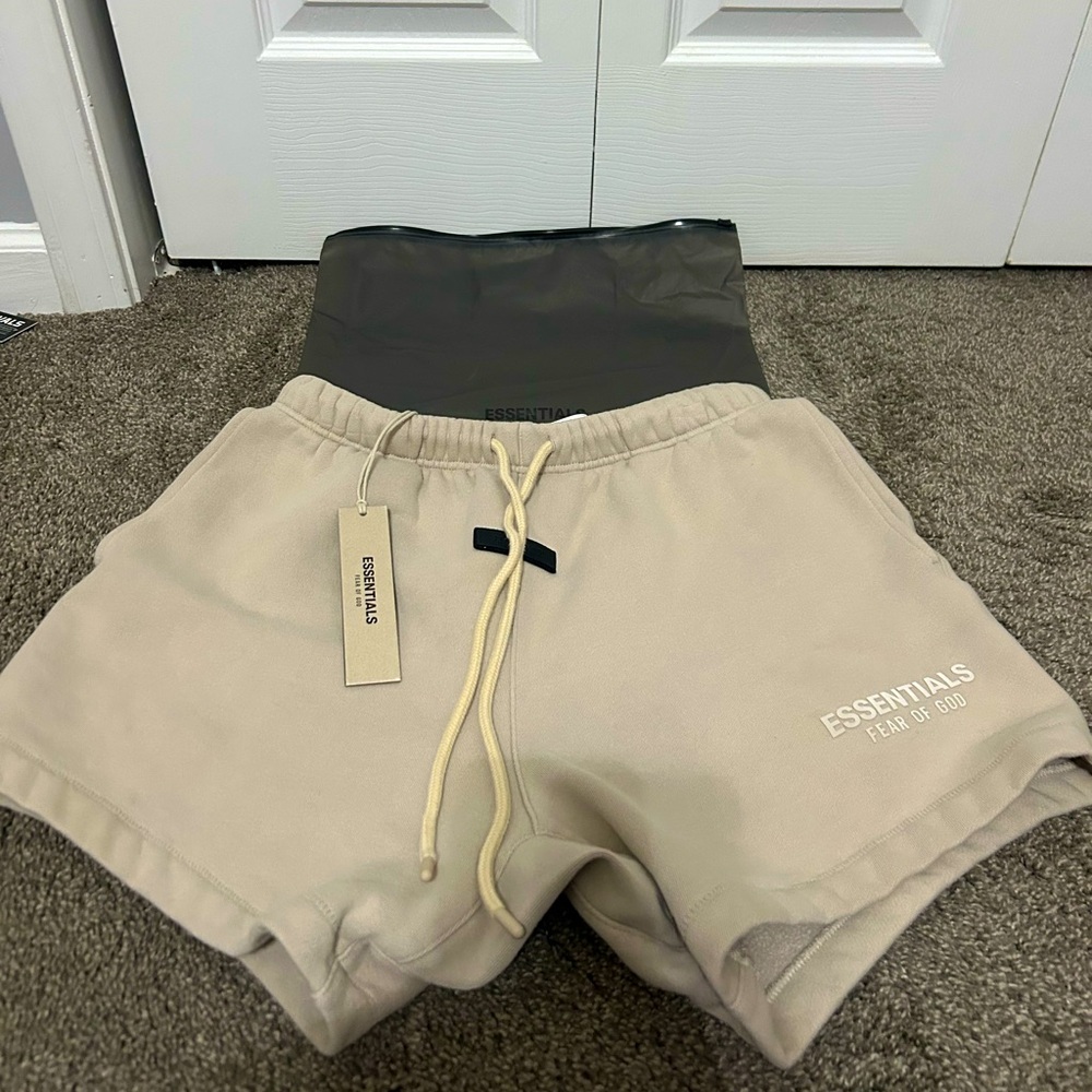 Essentials cream/buttercream shorts (men small)